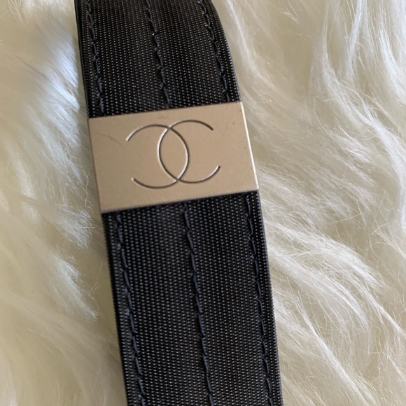 🌴Quilted Vintage Chanel Wristlet Nylon - Picture 3 of 8